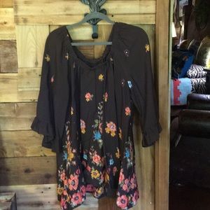 Beautiful colors in this rayon tunic